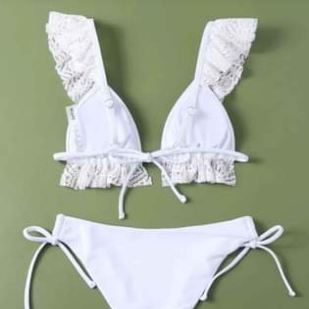 Bikini - Picture 3 of 3